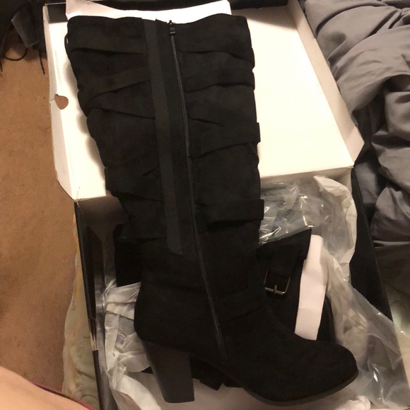 Brand new knee high boots from torrid Size 11 wide - Picture 2 of 3